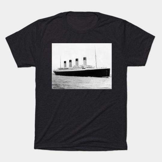 Discover RMS Titanic Departing Southampton - Titanic - T-Shirt