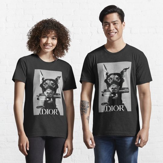 Discover 도베르만 에센셜 티셔츠