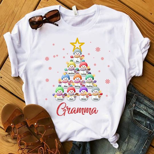 Discover Snowman Kids Pine Tree Custom Gift For Grandma Mom Personalized T-Shirt