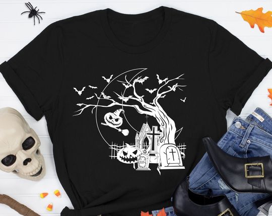 Discover T-shirt para Homem e Mulher Árvore Halloween na Lua