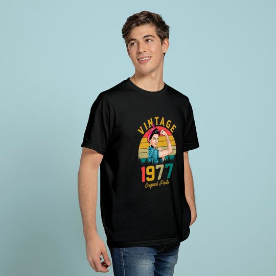 Discover Vintage 1977 Made In 1977 44th Birthday T Shirt