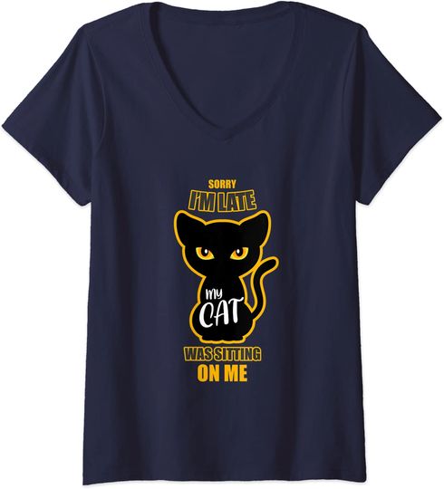 Discover T-shirt de Mulher Gato Sentado em Mim Sorry I’m Late