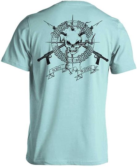 T-shirt de Homem com Crânio Grande nas Costas e Símbolo no Peito