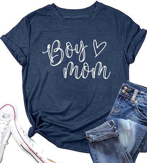 Discover T-shirt para Mulher de Mangas Curtas com Letras Boy Mom