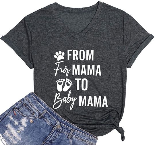 Discover T-shirt de Mulher com Decote Em V Pegadas de Bebé From Fur Mama To Baby Mama