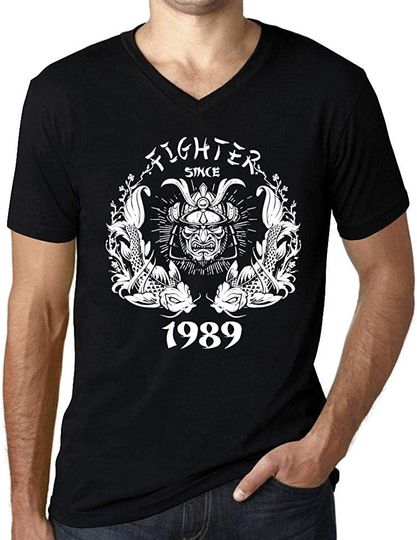 Discover T-shirt de Homem com Decote Em V Fighter Since 1989
