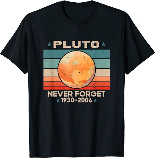 Discover T-shirt Unissexo Vintage Pluto Never Forget