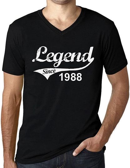 Discover T-shirt de Homem com Decote Em V com Letras Brancas Legend Since 1988