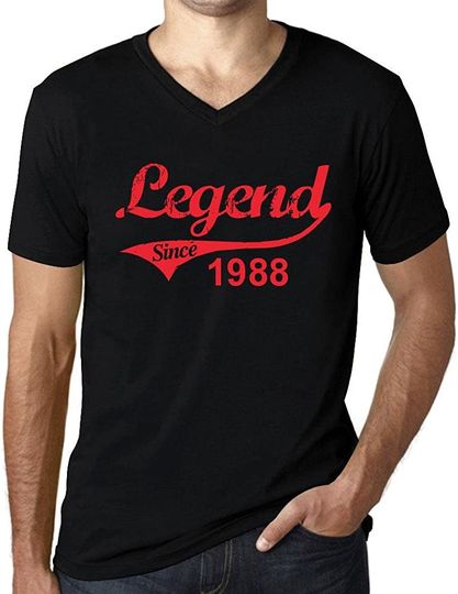 Discover T-shirt de Homem com Decote Em V com Letras Vermelhas Legend Since 1988