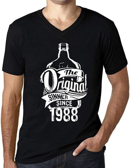 Discover T-shirt de Homem com Decote Em V The Original Sinner Since 1988