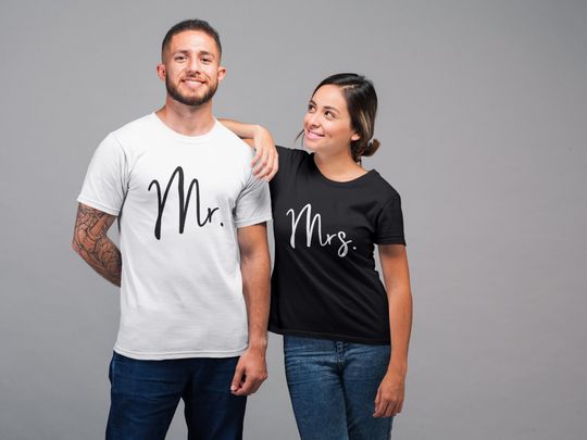 Discover T-shirt para Casal Mr Mrs Marido e Esposa Presente de Casamento