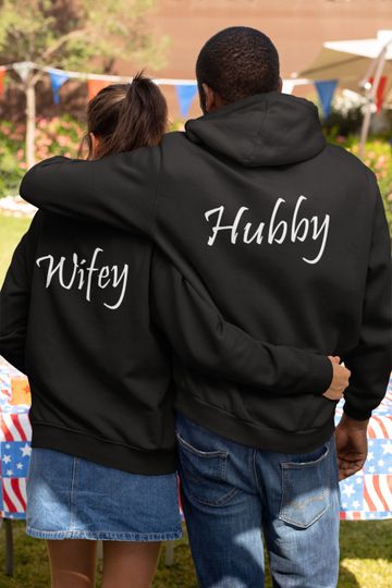 Discover Hoodie para Casal Hubby Wifey Presente de Casamento