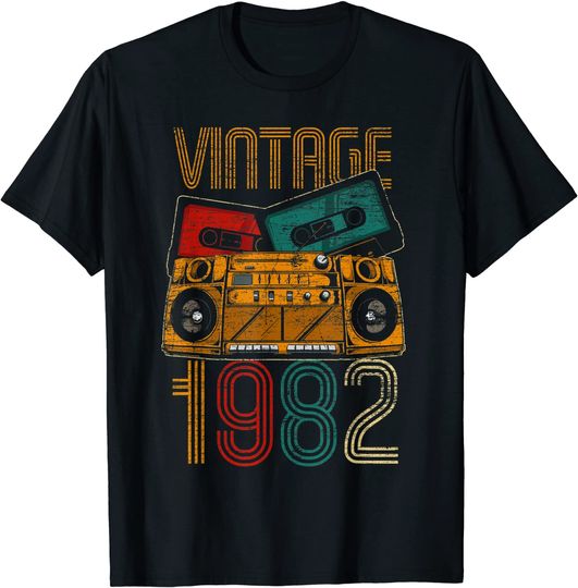 Discover T-shirt Unissexo Vintage 1982 com Cassete
