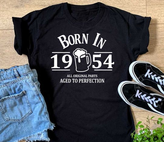 Discover T-shirt para Homem e Mulher Born In 1954 All Original Parts