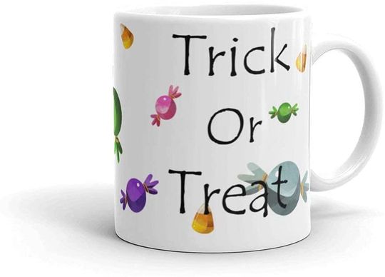 Discover Caneca de Cerâmica Clássica Trick or Treat com Doces Halloween