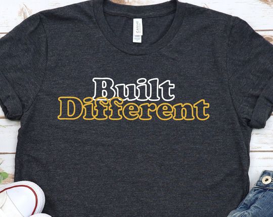 Discover T-shirt para Homem e Mulher Built Different