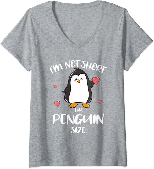 Discover T-shirt de Mulher com Decote Em V Pinguim E Coração I’m Not Short I’m Penguin Size