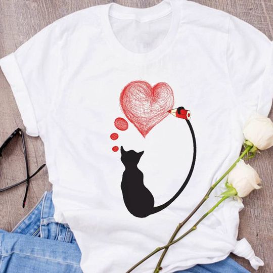 Discover Camiseta Unissexo Manga Curta Gato Desenhando Forma de Coração com Cauda