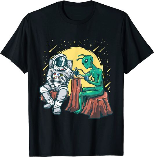 Discover Camiseta T-shirt Alien Tatuado Astronauta Tattoo Artista