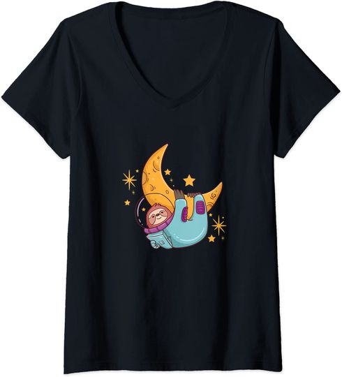 Discover T-shirt Decote em V Mulher Astronauta Preguiçoso Pendurado na Lua Crescente