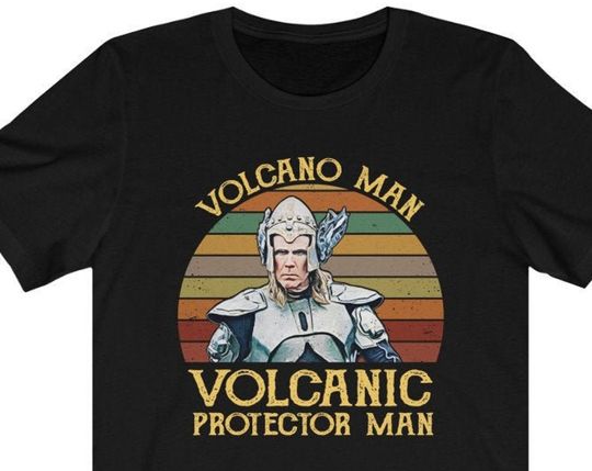 Discover Unissex T-shirt Camiseta para Homem e Mulher Euro Vision Volcanic Protector Man Volcano Fire Saga