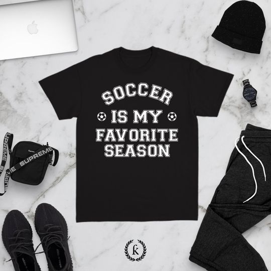 Unissex T-shirt Camiseta para Homem e Mulher Soccer Is My Favorite Season Euro Cup