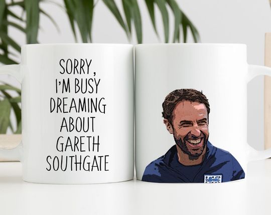 Discover Caneca de Cerâmica Clássica Dreaming about Gareth Southgate Euro 2020