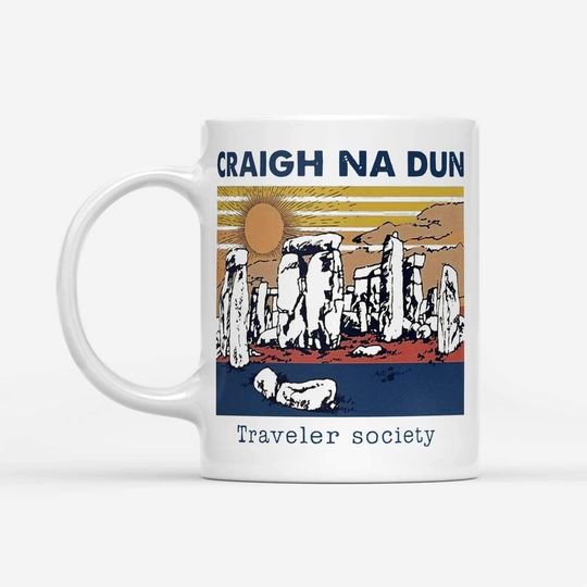 Discover Caneca de Cerâmica Clássica Craigh Na Dun Traveler Society