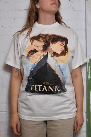 Discover Vintage 1998 "Titanic" Promo Movie T-shirt