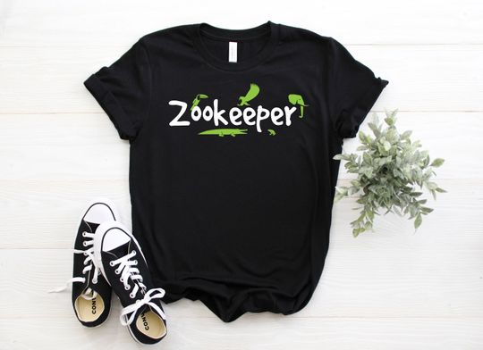 Discover Zookeeper Costume African Savanna Zoo Keeper Animals Lover T-Shirt,