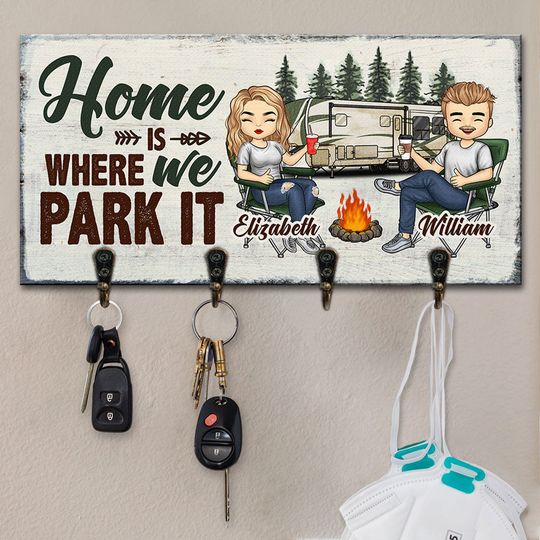 Discover Camping Couple Making Memories One Campsite At A Time - Personalized Key Hanger, Key Holder - Gift For Camping Couples, Husband Wife