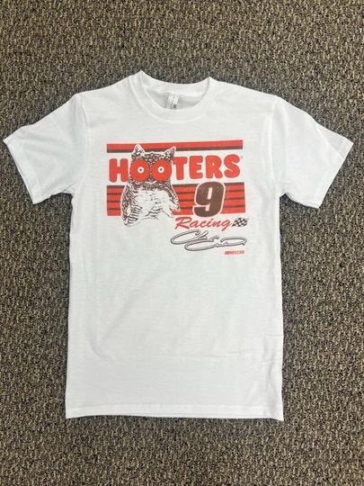 Discover Hooters Racing shirt