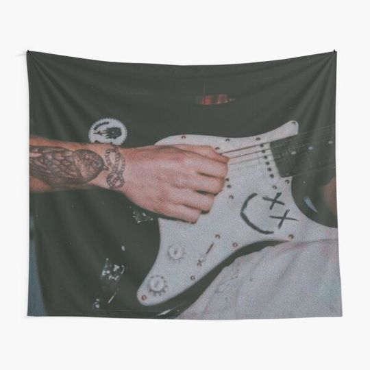 Discover Louis Tomlinson guitar Tapestry