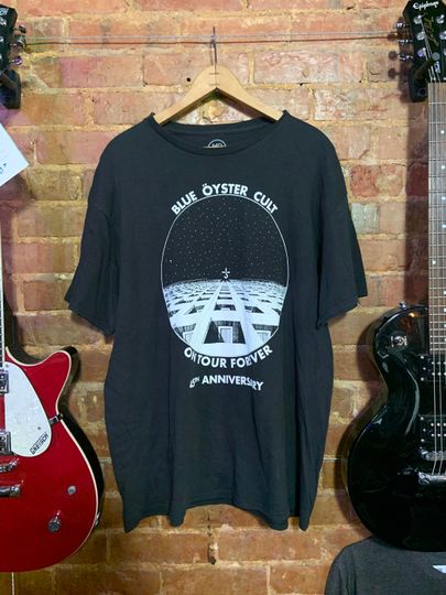 Discover Blue oyster cult Xlarge black and white T-shirt