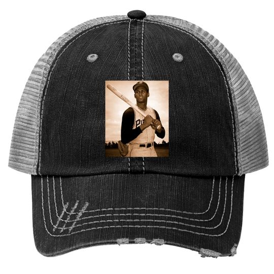 Discover Roberto Clemente trending Trucker Hats