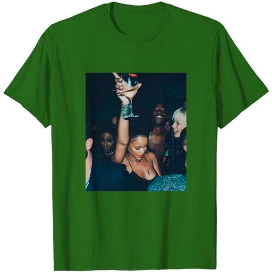 Discover Rihanna Unisex T-shirt