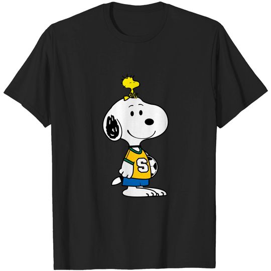Discover Snoopy Soccer - Snoopy - T-Shirt