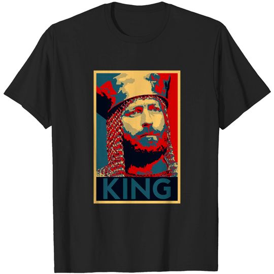 Discover Arthur, King of the Britons! - Monty Python And The Holy Grail - T-Shirt