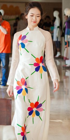Discover Bunch Of Tulips Ao Dai Vietnam