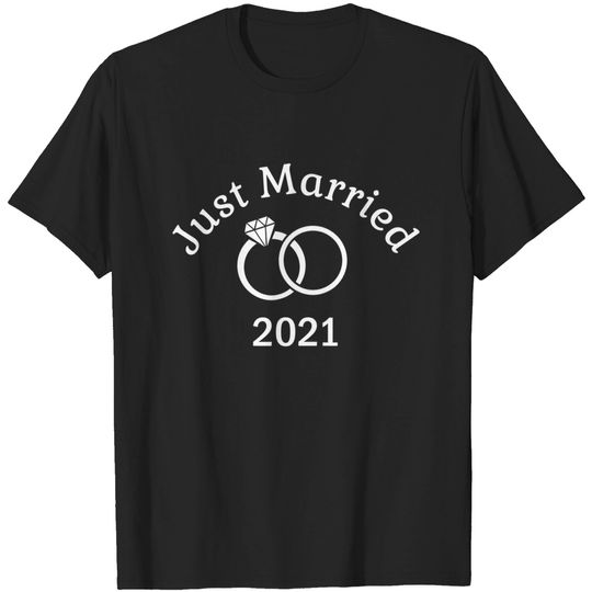 Discover 2021 Wedding Ring Matching Couple Mr and Mrs Just Married T-Shirt