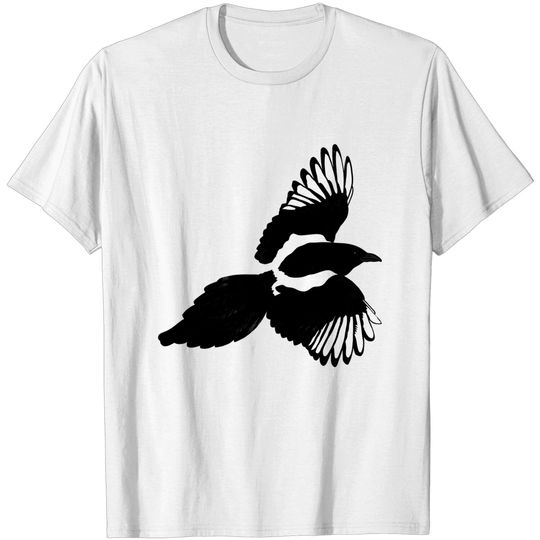 Discover Magpie in flight - Corvids - T-Shirt