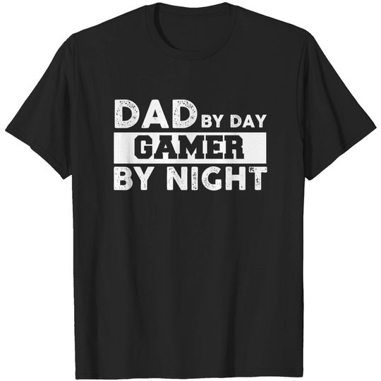 Discover Funny Gaming Dad Gift T-Shirt