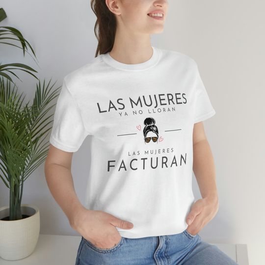 Discover Shakira Women No Longer Cry Graphic Tee