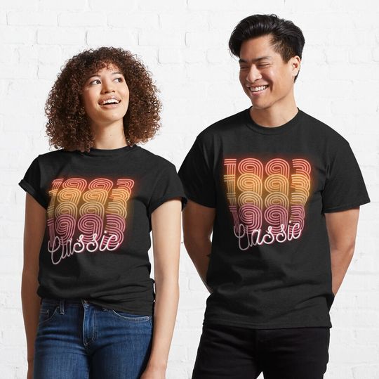 Discover Born in 1993 Birthday Gift T-Shirt