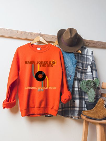 Discover Daisy Jones & The Six Sweatshirt, 70s Band Tee Sweatshirt