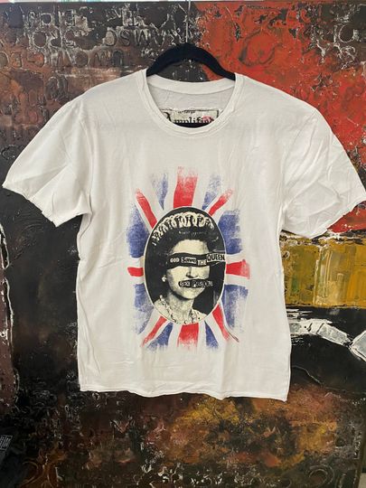 Discover Vintage God Save the Queen Shirt