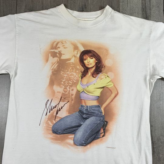 Discover Vintage 1998 Shania Twain T-Shirt