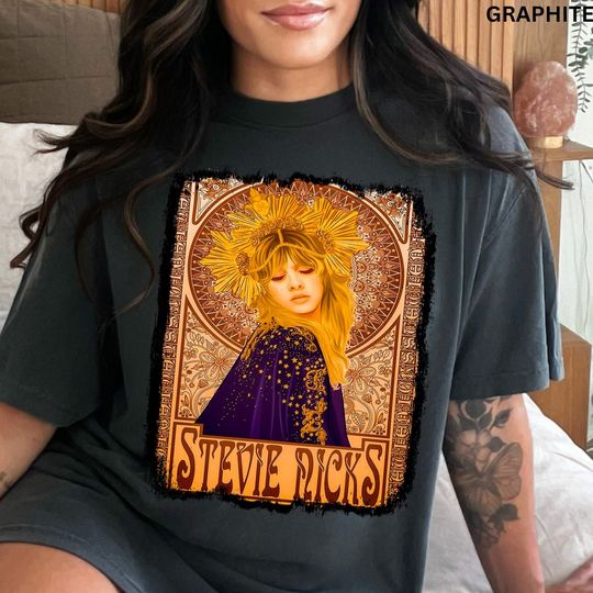 Discover Stevie Nicks Gold and Purple Vintage T-Shirt