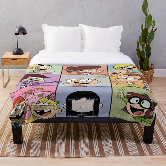 Discover The Loud House Throw Blanket