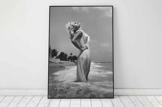 Discover Marilyn Monroe in Beach Poster